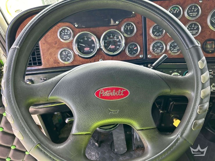 2004-peterbilt-357-image-14