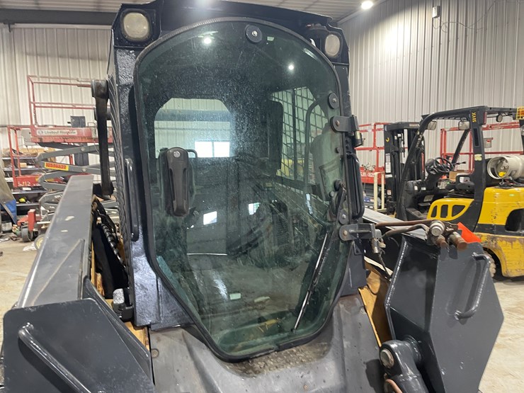 2011-john-deere-329d-image-27