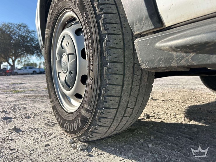 2017-ford-transit-image-26