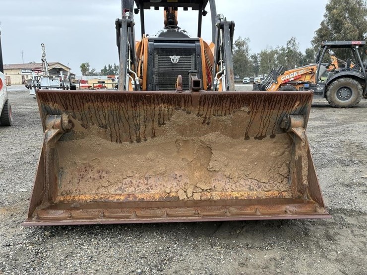 2019-case-580sn-image-7