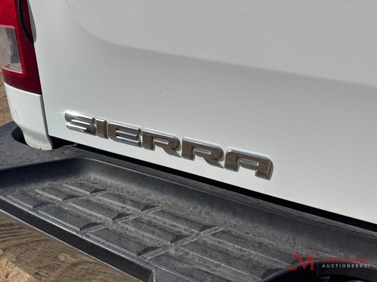 2012-gmc-sierra-2500-image-11