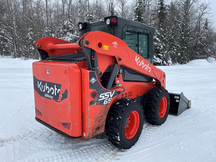 2022-kubota-ssv65-image-5
