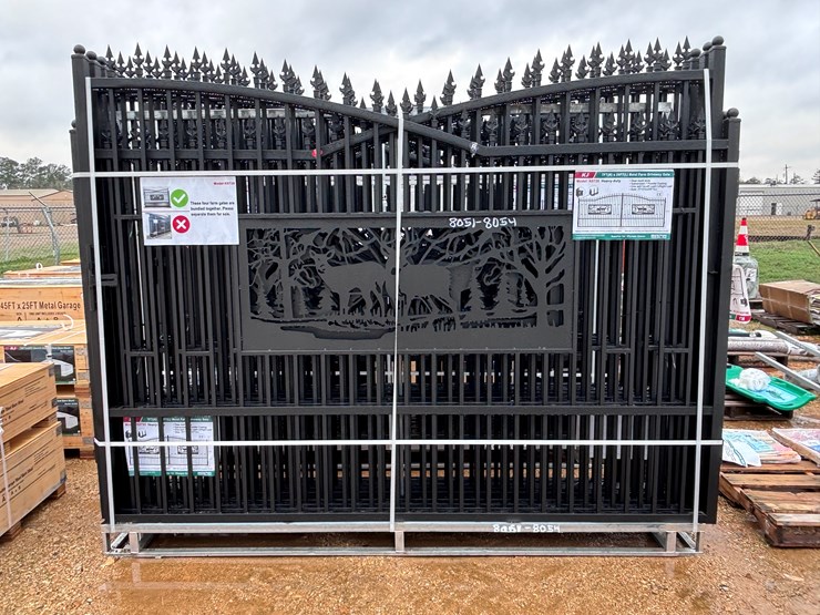#8048-•-1-set-|-metal-driveway-gate,-deer-motif-image-1