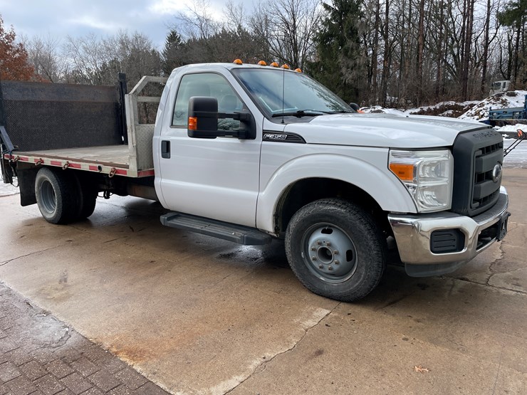 #330-•-2012-f350-super-duty-cab-and-chassis-pickup-(has-wi-title)(custer,-wi)-image-4