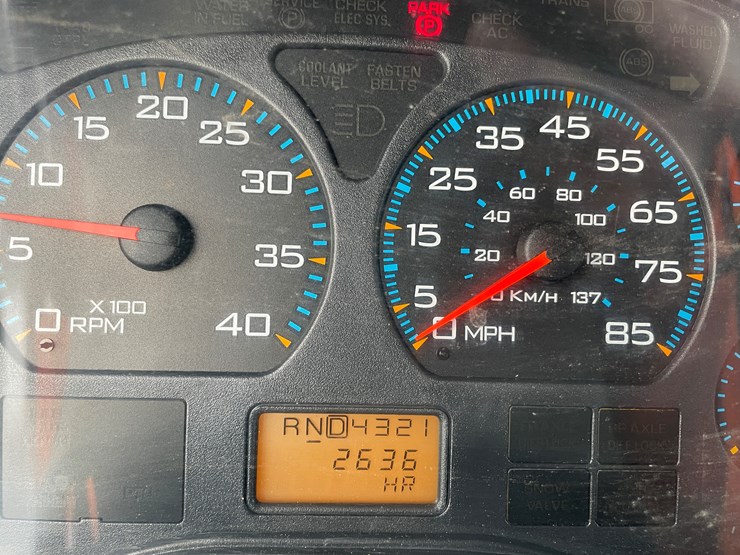 2007-international-7400-image-50