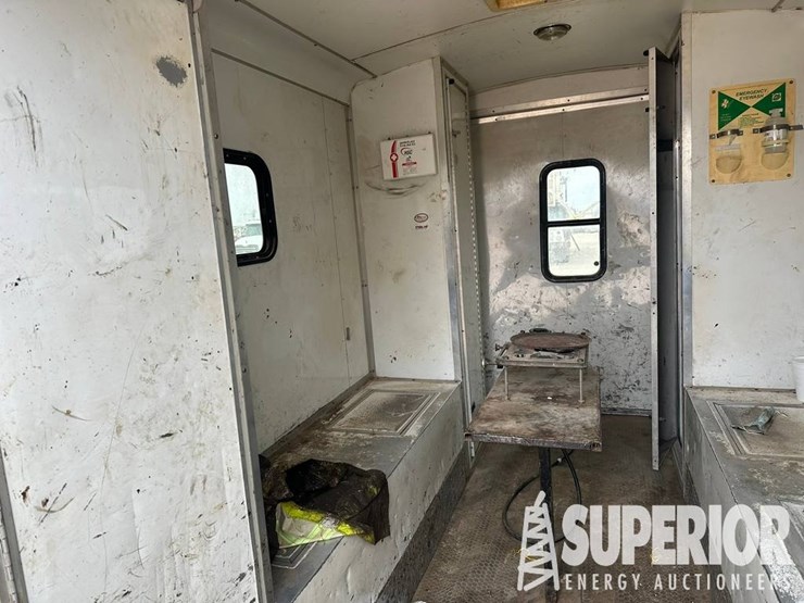 (x)-2012-continental-t/a-bp-crewhouse-trailer,-vi...-image-3