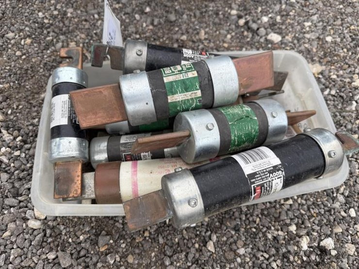 #210-•-small-tub-of-bus-fuses---multiple-sizes-&-amps-image-2