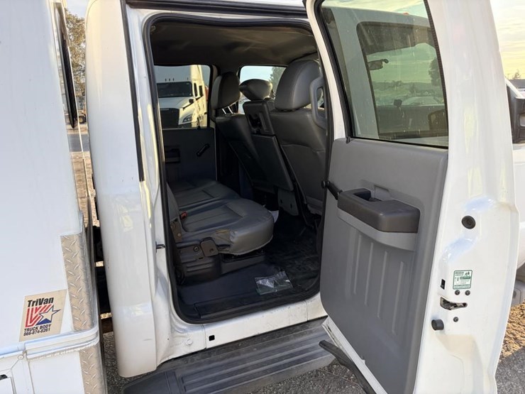 2012-ford-f550-image-11