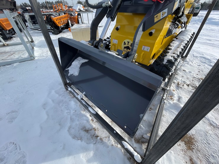 #158-•-landhero-mini-skid-steer-loader-(mosinee,-wi)-image-9