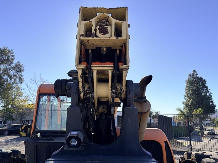 2004-jlg-g9-43a-image-9