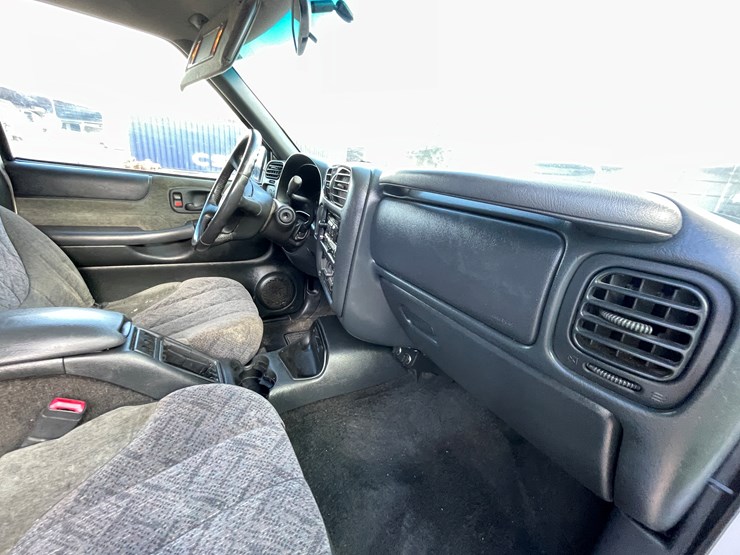 2002-chevrolet-s10-image-103