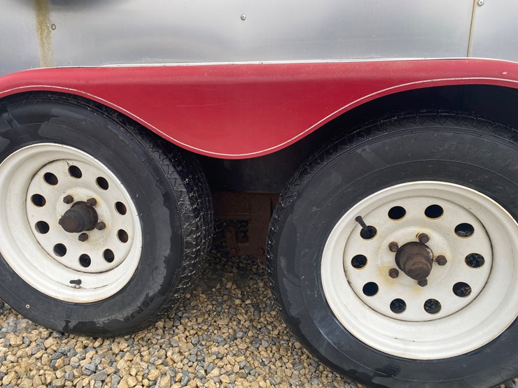 #370-•-1985-trail-et-2-horse-bumper-pull-trailer-(has-il-title)-(helenville,-wi)-image-10