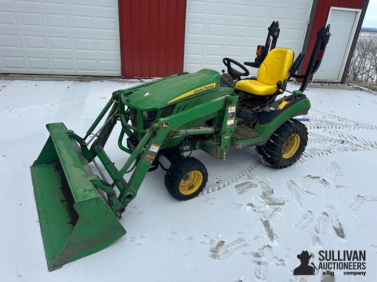 2016-john-deere-1025r-image-11