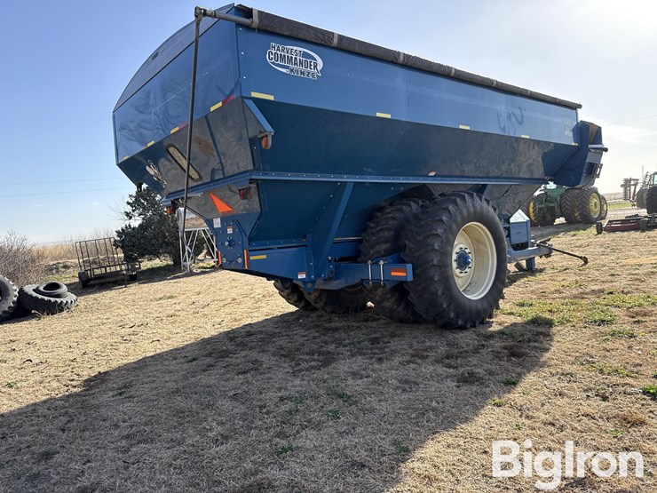 2010-kinze-1050-image-5