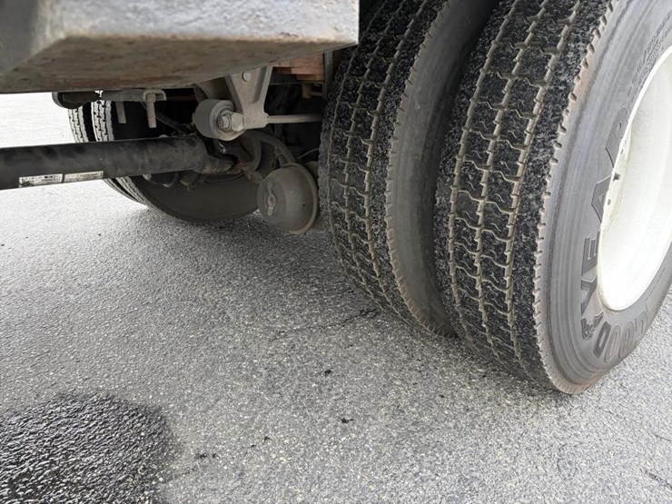 2016-hino-box-truck-image-7