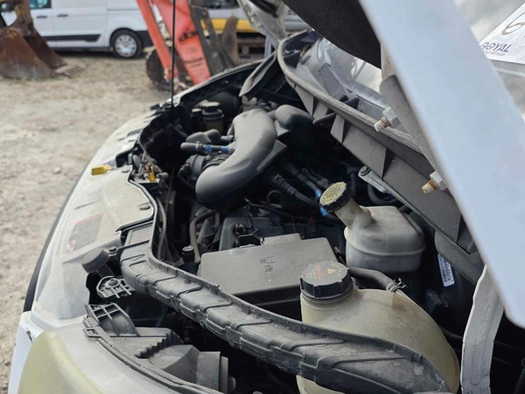 2015-ford-transit-image-9