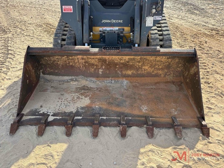 2022-deere-317g-image-5