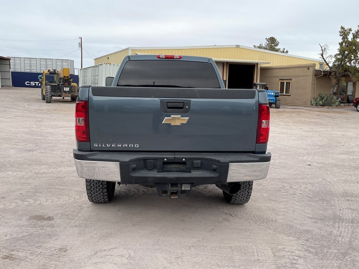 2011-chevrolet-silverado-2500hd-lt-image-6