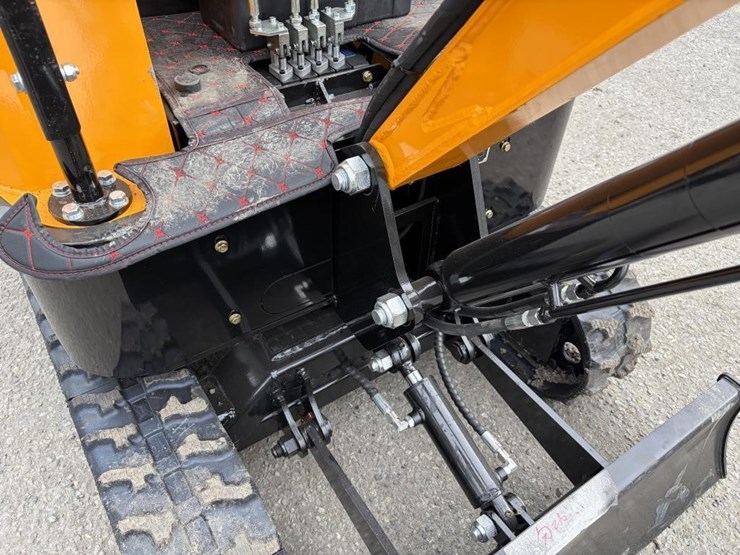 2025-vicsec-vc15-excavator-image-6