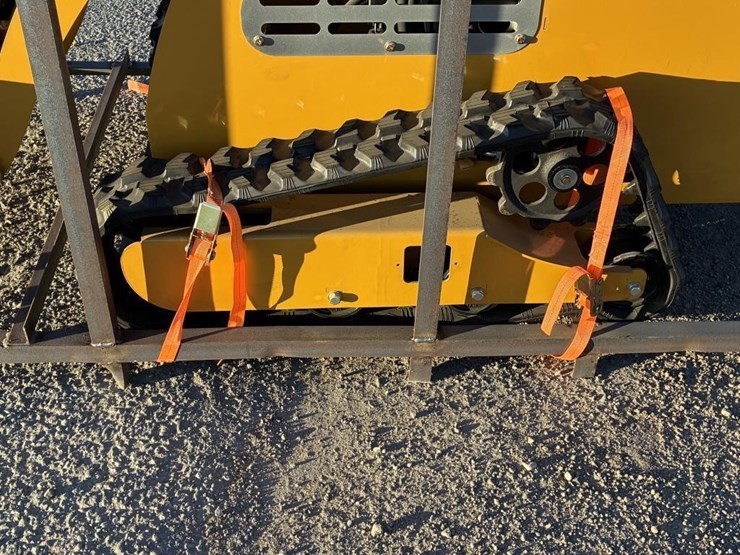 2025-aboss-gh350-skid-steertrack-loader-image-7