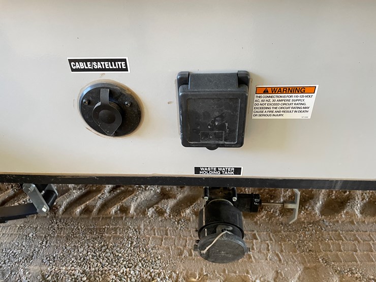 #149-•-2024-r-pod-trailer-(nm-title)-image-28