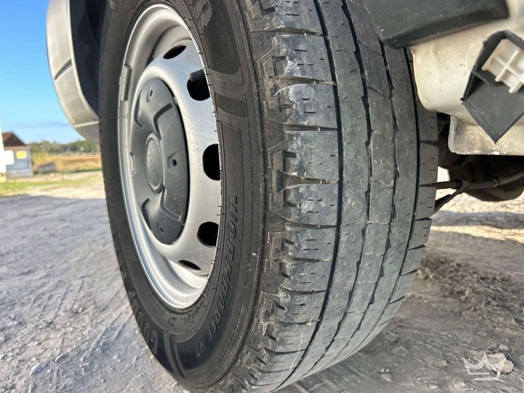 2017-ford-transit-image-29