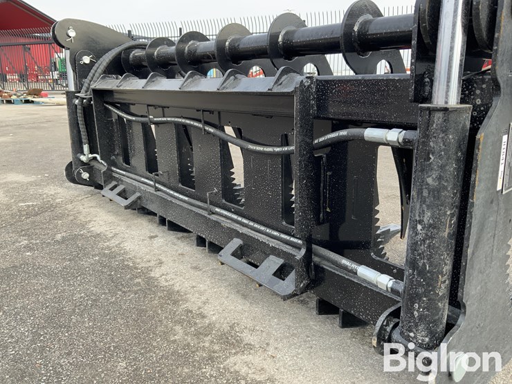 2025-giyi-clg72-72"-skid-steer-curved-log-grabber-image-9