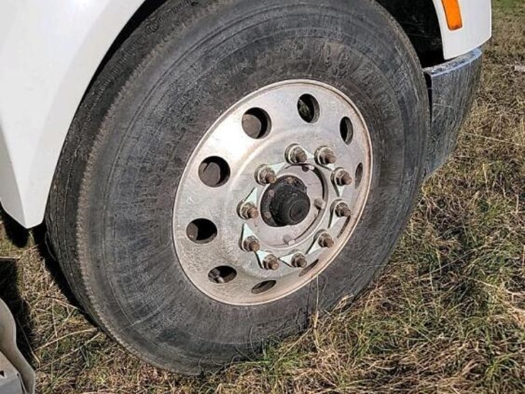 2016-peterbilt-579-image-5