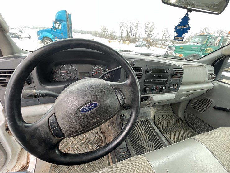 2006-ford-f550-xl-image-51