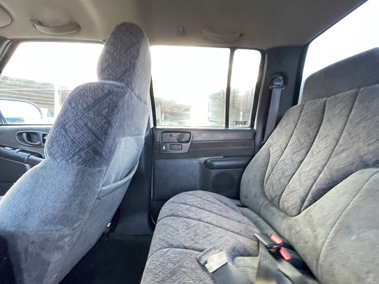 2002-chevrolet-s10-image-25