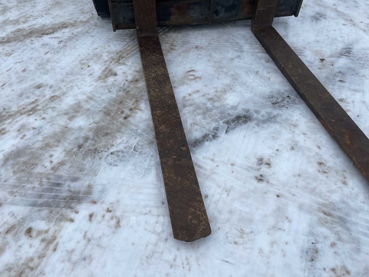 #112-•-clark-lp-forklift-(denmark,-wi)-image-11