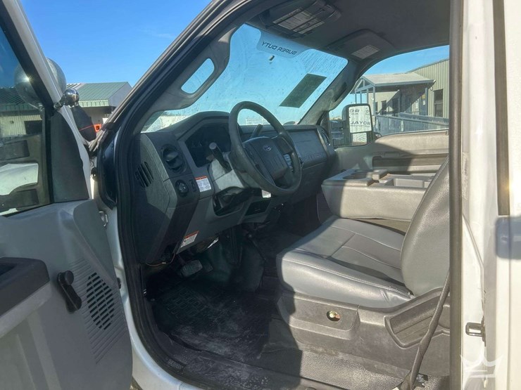 2012-ford-f550-image-7