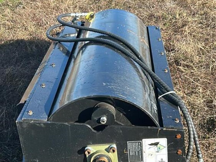 skid-steer-steel-roller-image-3