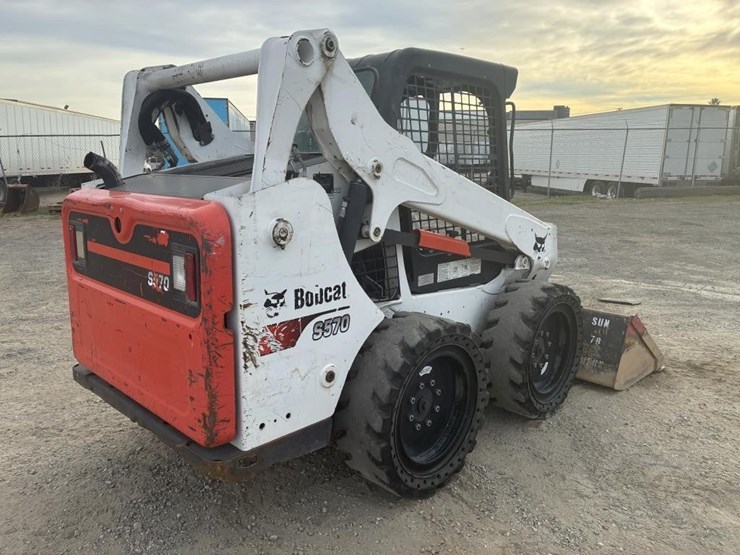 2018-bobcat-s570-image-3