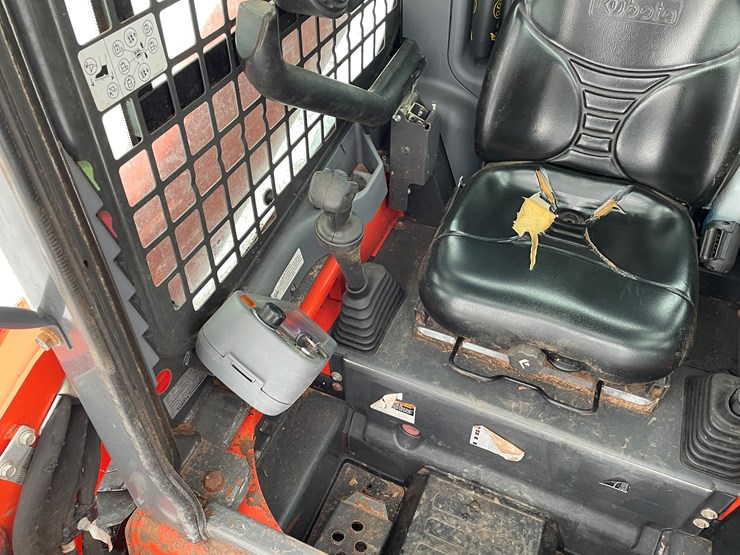 2022-kubota-ssv65-image-38
