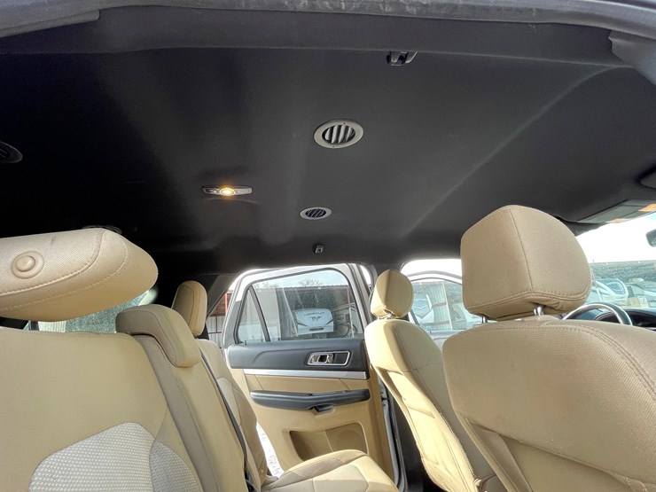 2017-ford-explorer-image-114