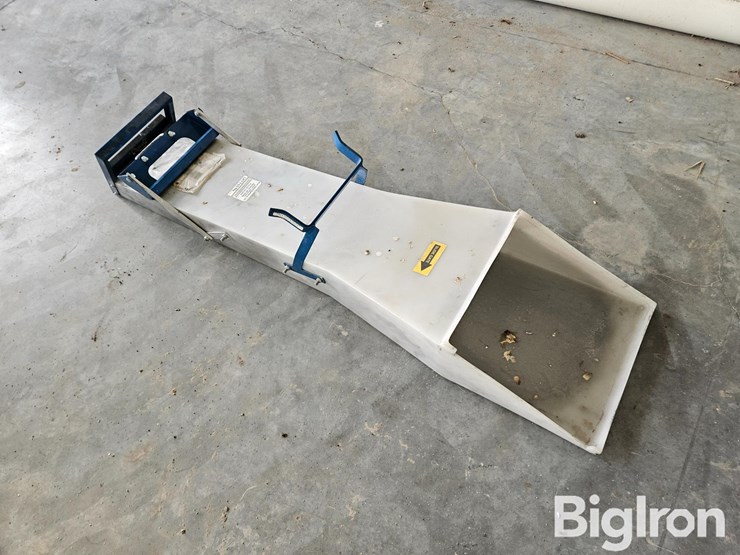 bulk-seed-systems-pro-chute-ii-seed-box-discharge-chute-image-6