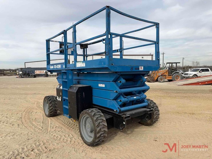 2015-genie-gs4390-roughterrain-scissor-lift-image-5