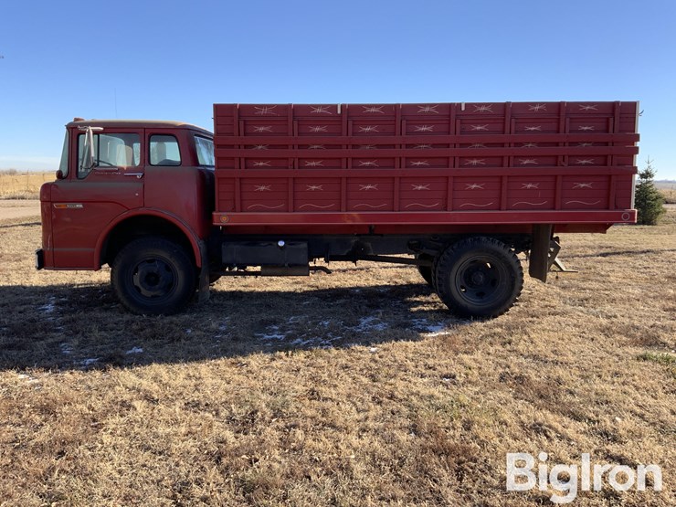 1975-ford-c600-image-8