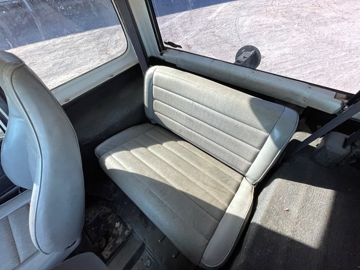 1995-jeep-wrangler-image-31