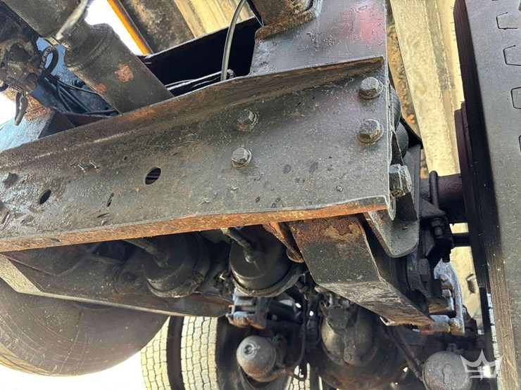 2000-peterbilt-378-image-36