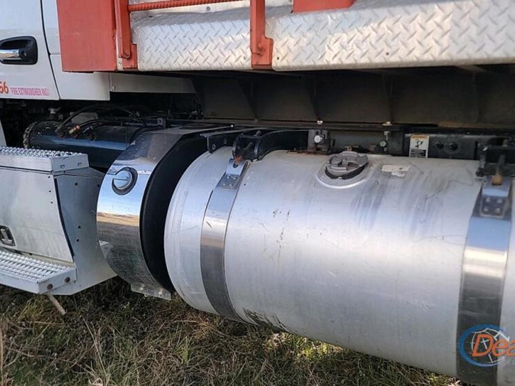 2016-peterbilt-579-image-13