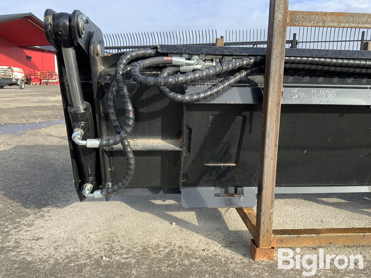 2025-giyi-kh72-4-in-1-skid-steer-bucket-image-12