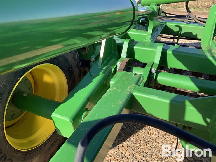 2021-john-deere-2680h-image-19