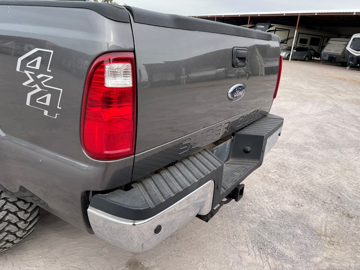 2011-ford-f250-lariat-image-30