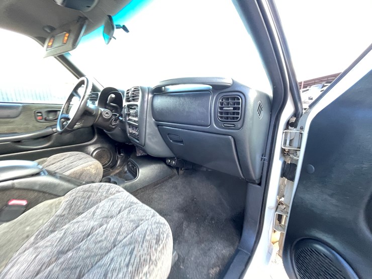 2002-chevrolet-s10-image-105