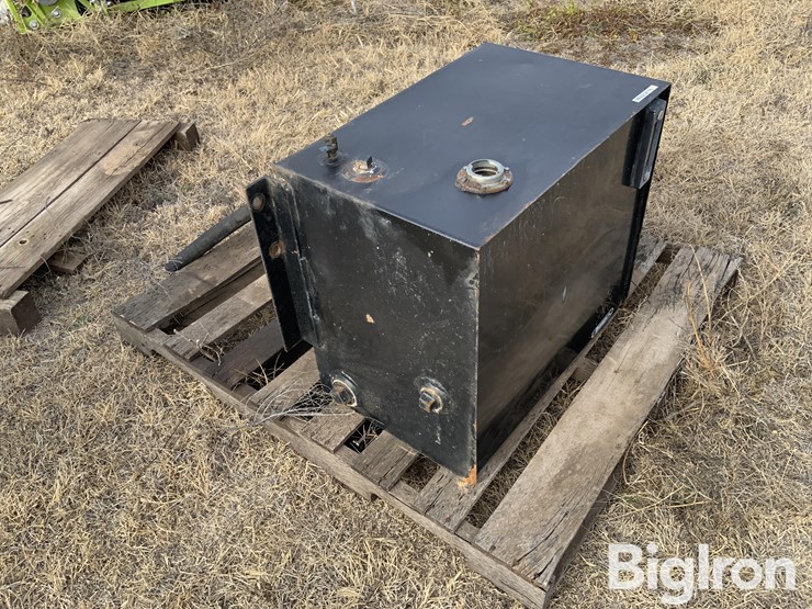 buyers-hydraulic-tank-image-3