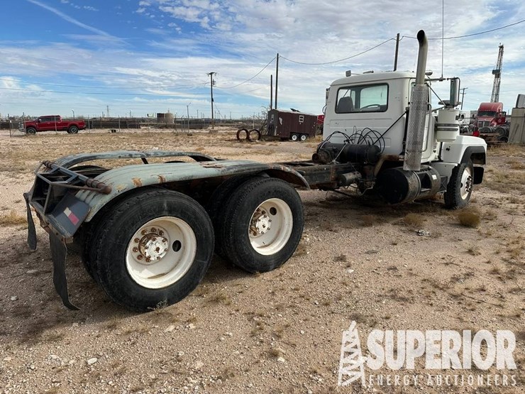 1994-mack-rd688s-image-2