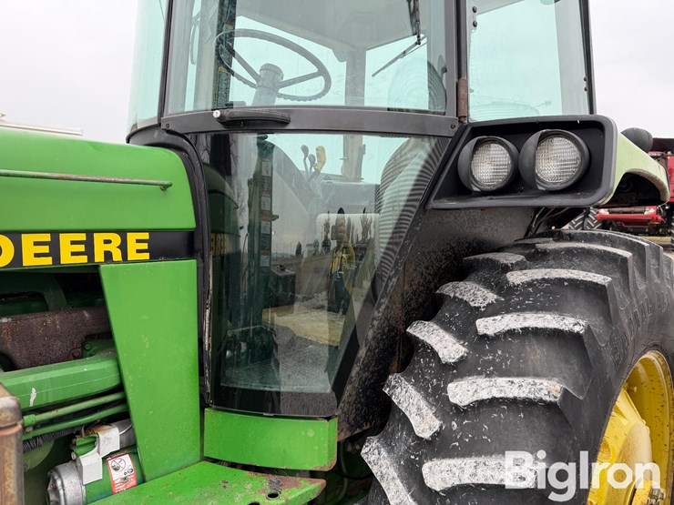 1990-john-deere-4455-image-16