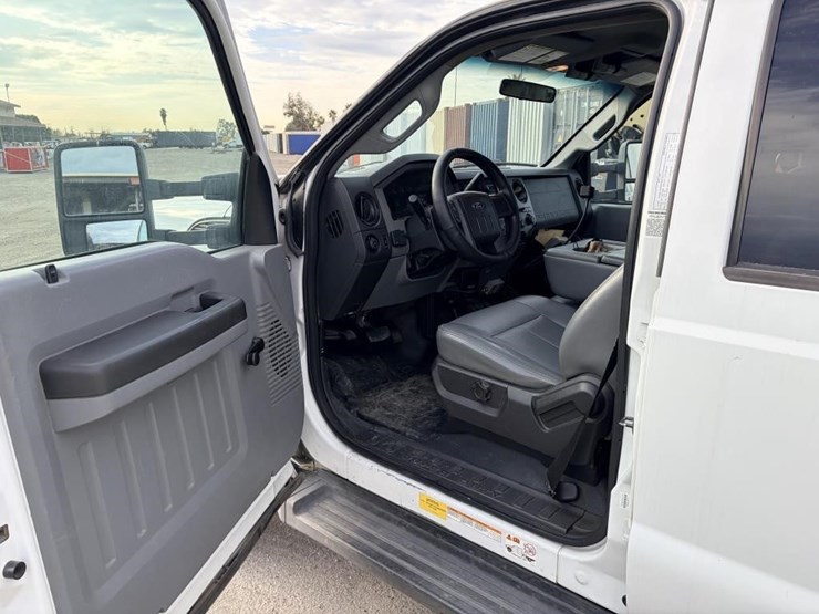 2012-ford-f550-image-12